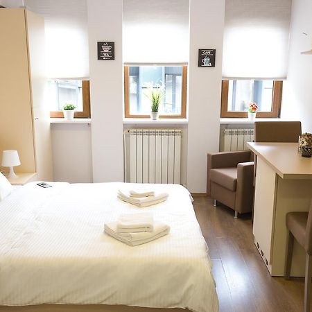 Grand Central Accommodation - Smardan Букурещ Екстериор снимка