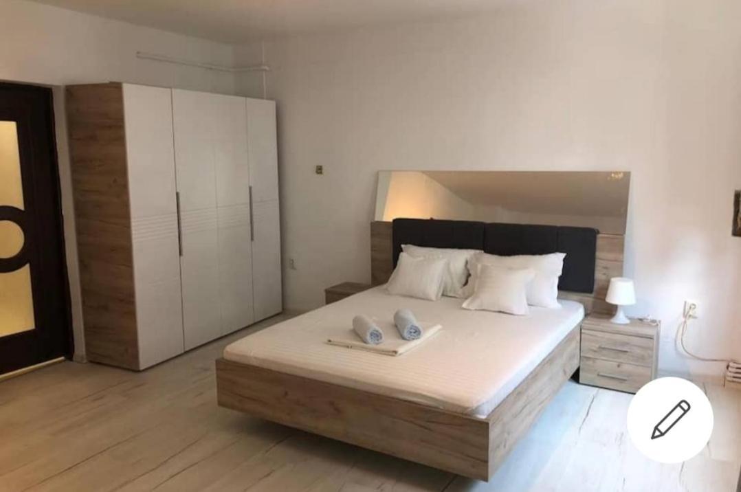 Grand Central Accommodation - Smardan Букурещ Екстериор снимка