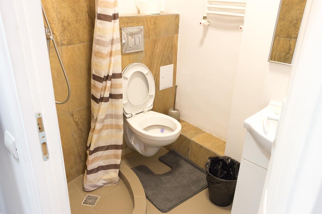Grand Central Accommodation - Smardan Букурещ Екстериор снимка