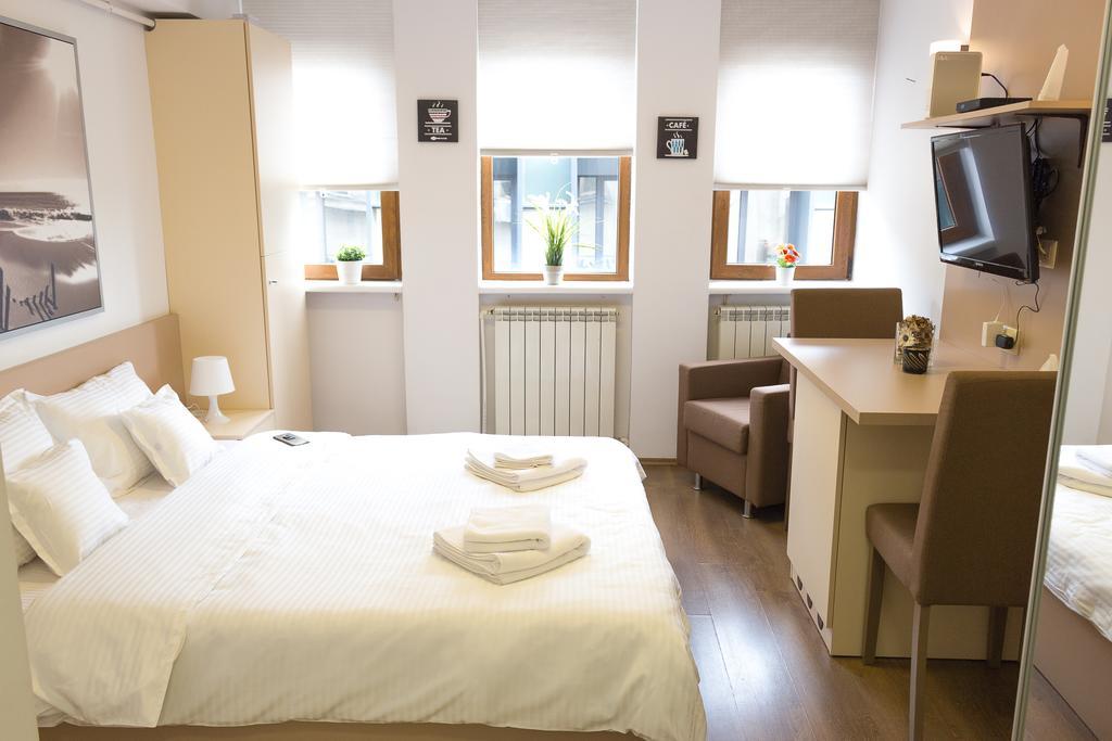 Grand Central Accommodation - Smardan Букурещ Екстериор снимка