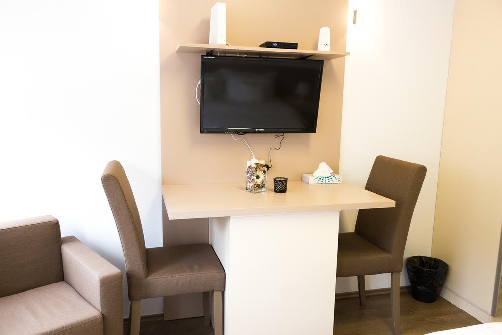 Grand Central Accommodation - Smardan Букурещ Екстериор снимка